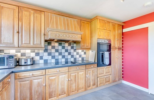 Lamberhurst House | 2 Bed in Tunbridge Wells (oc-tw658)