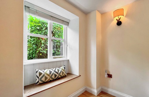 Broughton Gifford Cottage | 2 bedroom accommodation in Broughton Gifford, near Melksham