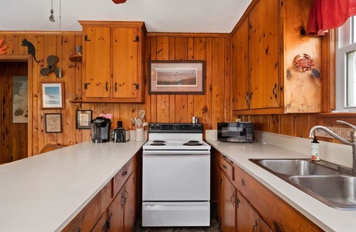 South Nags Head House | 215 Nags Head Ocean-Side Home - Steps to Beach