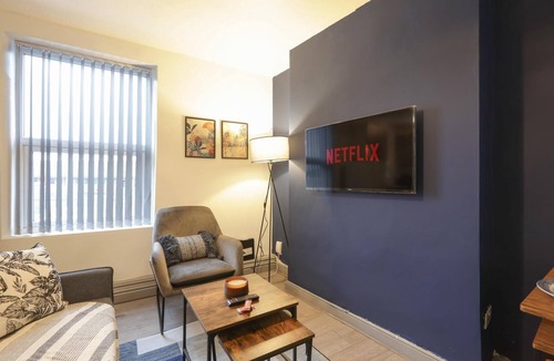Chapeltown Apartment | 3 Bed flat - Near Leeds City Centre- FREE parking/Wifi/Fits 7
