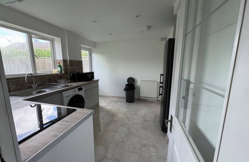 Reading House | 3-Bed Refurbished Reading House