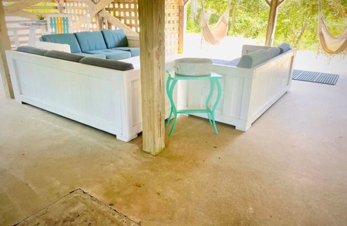 Sea Scape Cottage | 3-bedroom 2 bath cottage-Walk to beach or golf Course.Hot Tub and outside shower