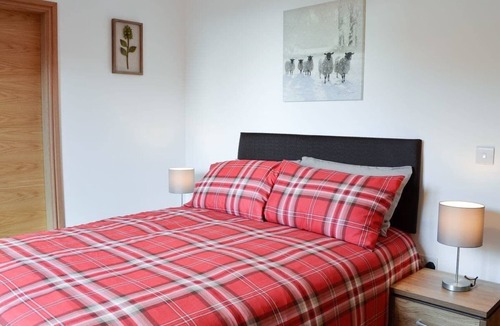 Fintry Cabin | 3 bedroom 2 bathroom Spey lodge with hottub and excellent views