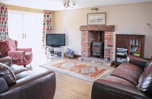 Malpas Cottage | 3 bedroom accommodation in Bickley, near Malpas