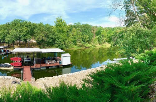 Sunrise Beach House | 3 bedroom waterfront home Large dock and great swim area 4 KAYAKS + PADDLEBOAT