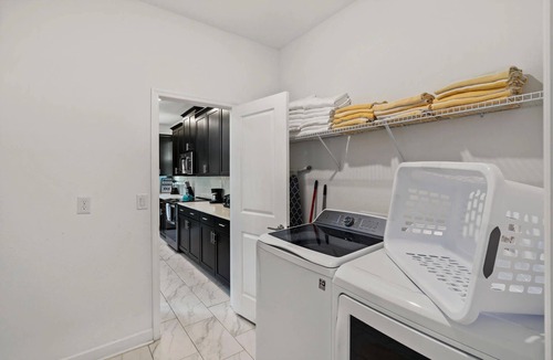 Celebration House | 3 Miles Disney! Closest Resort to Parks!All facilities inc/Private Pool and Spa