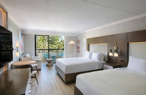 Shipyard Plantation Hotel | 3 Spacious Units w Balcony, Pool! Short Walk to Hilton Head Beachfront!