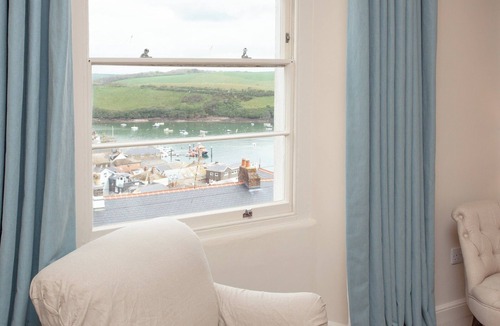 Salcombe Cottage | 4 bedroom accommodation in Devon Road
