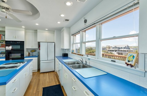 Southern Shores House | 4580- Arches by the Sea, with hot tub, in a quiet residential neighborhood