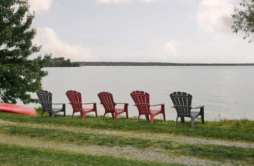 Milford House | 5 Bdrm w/private beach amazing lake views