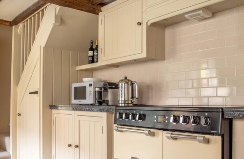 Wighton Cottage | 5 Bed in Wighton (oc-2179)