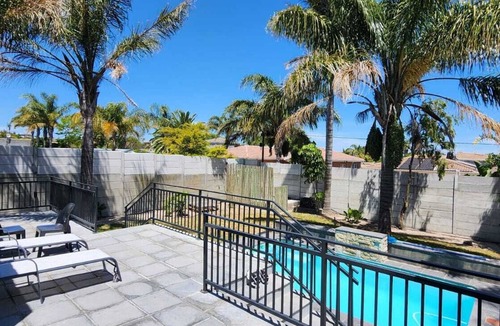 Trawal House | 5-bedroom Home in Cape Town near Haazendal Wine Estate