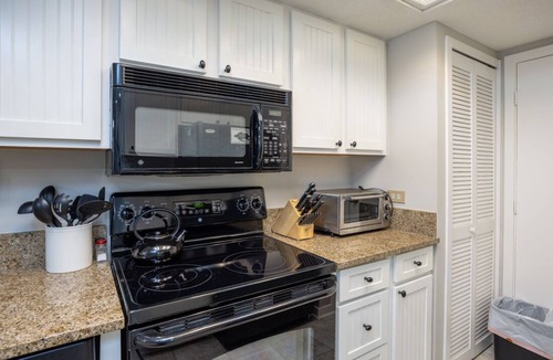 Shelter Cove Villa | 7138 Harbourside: Stunning Marina Views from this 2 Bedroom Harbourside Villa