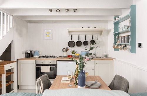 Newlyn Cottage | A delightful character cottage for couples and their dogs in the heart of Newlyn in Cornwall