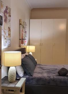 Griffith Apartment | Apartment in Griffith with Free Parking & Wi-fi