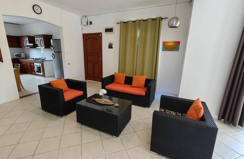 Pereybere Apartment | Appartement, Moderne Avec Piscine a 5mins de la Plage, Ideal Pour les Couples