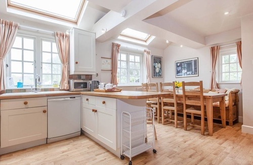 Burgh Island Cottage | AYRMER PATH, pet friendly, luxury holiday cottage in Ringmore