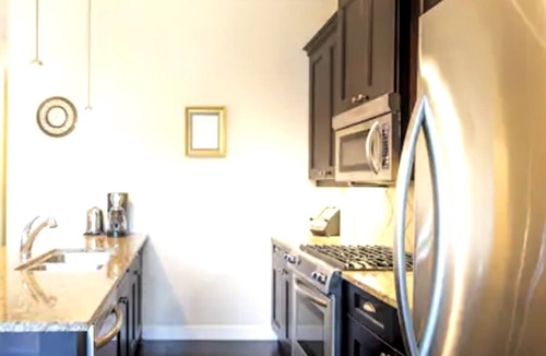 Westbank Condo | Beach/Lake, Heated Pool, Hot Tub, Gym, Spa, SUP, Kayak, Boat Lift Rent, Wineries