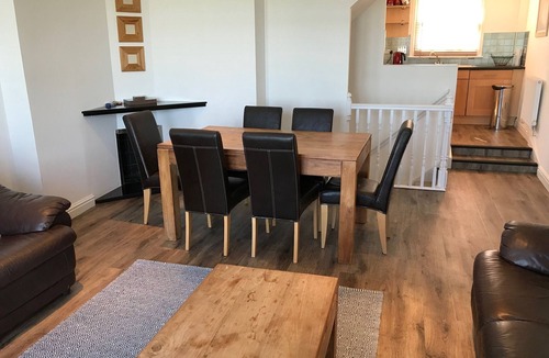 Newquay House | Beach view Town House,sea views,5 mins to beach ,free wifi,Family & pet friendly