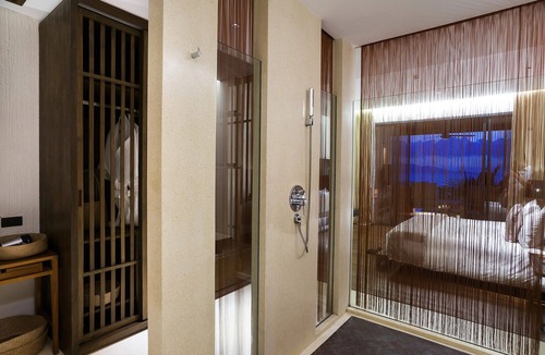 Bophut Hotel | Beachfront Room Near Fisherman’s Village – 550 Yards From Night Market