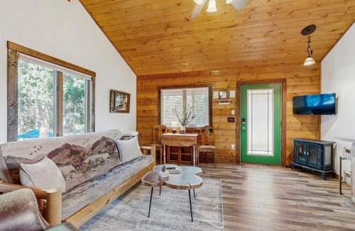 Woods Bay House | Bear Chalet