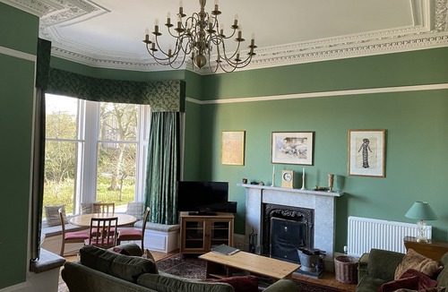 Stockbridge Apartment | Beautiful Apartment in Edinburgh's Historic New Town