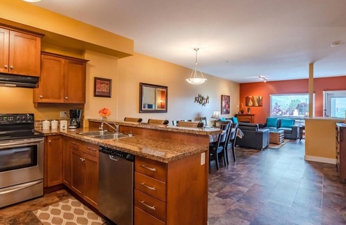 Osoyoos House | Beautiful Townhouse on the lake. Winter Snowbirds welcome please enquire.