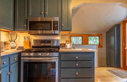 Banner Elk House | Beech Haven 6br 5ba with Huge Yard, Tennis Court, Creek & Pond, and Much More