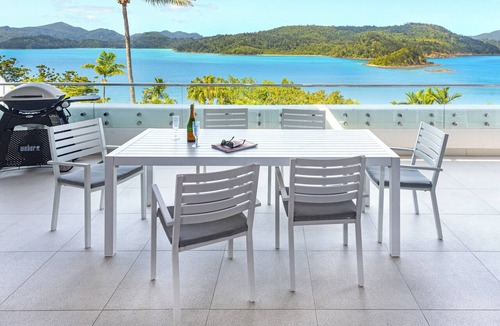 Hamilton Island Apartment | Bella Vista East 9: 2 bedroom oceanview apartment with golf buggy