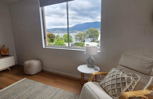 Bellerive Apartment | Bellerive Bluff 2 Bedroom Apartment has water views, close to Restaurants, Beach