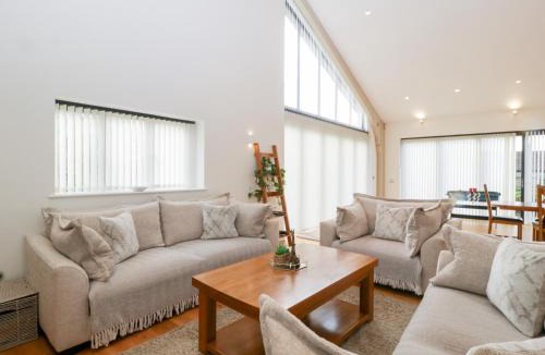 Pilning House | Bilsham Meadows
