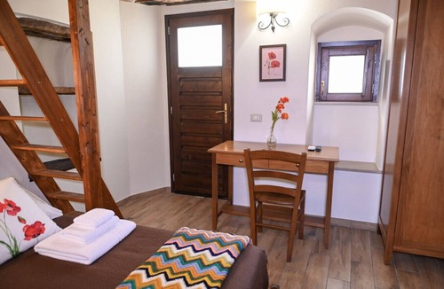 Baselice Bed & Breakfast | Borgo Sciugolo - Camera Papavero