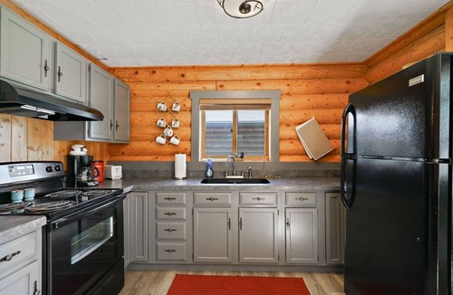 Big Timber Cabin | Boulder River Cabin | Riverfront Views | Sleeps 4