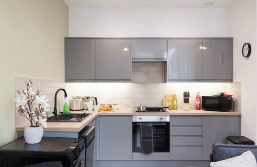 Harrogate City Centre Apartment | Bright 2-Bed Flat - Harrogate Town Centre - 4 Bed