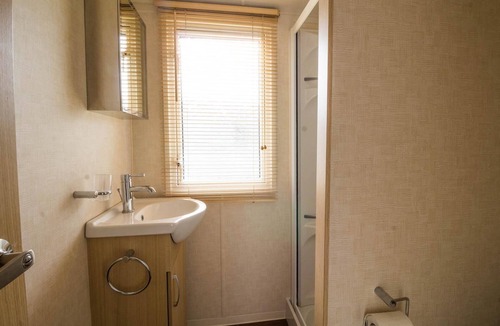 Caister-on-Sea House | Brilliant 8 berth caravan at Haven Caister Holiday Park in Norfolk ref 30024D