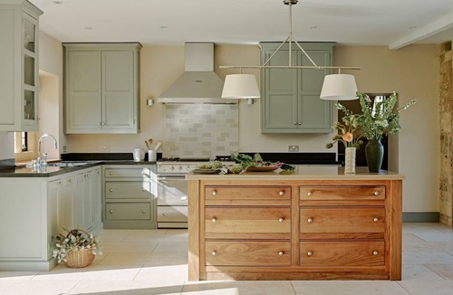 Broadway Villa | Broadway Manor - Eight Bedroom Villa, Sleeps 16