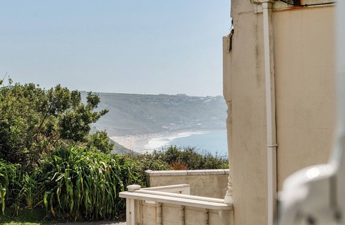 Penzance Cottage | BROOK HOUSE, pet friendly, country holiday cottage in Sennen Cove