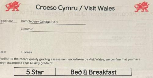 Gresford Bed & Breakfast | Bumbleberry Cottage