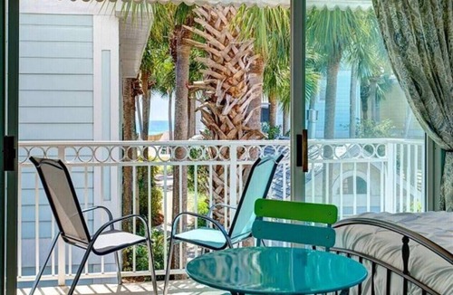 Crystal Beach Hotel | Cap’s Cottage14A Beachwalk Pool Beach Setups