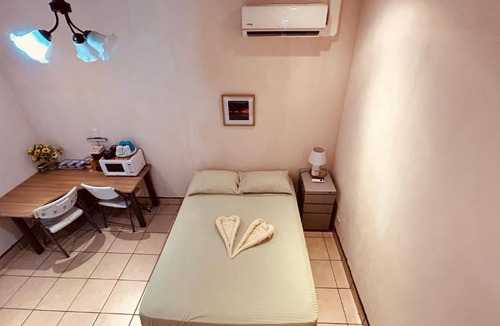 Manuel Antonio Hostel | Casa Encantada Rooms - DBL Room - Aire Acondicionado - Wifi - Parking - Private Bathroom
