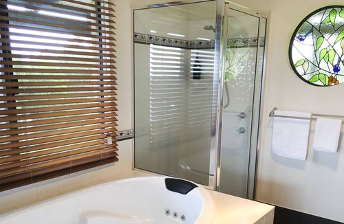 Shadforth House | Celestial Heights: Spacious with stunning panoramic views