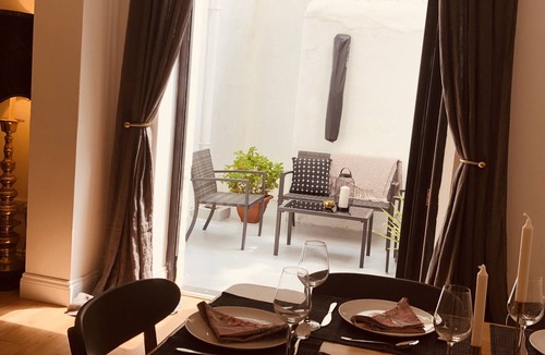 Montpelier Condo | Central Brighton flat, 3 bedrooms, sleeps 6, close to shops and beach