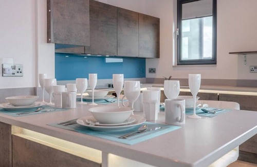 Cheltenham Apartment | Central penthouse with private hot tub and views
