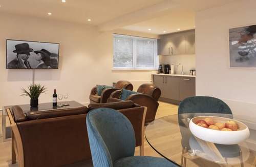 Bath Apartment | CH Apt 7 2bed in Bath
