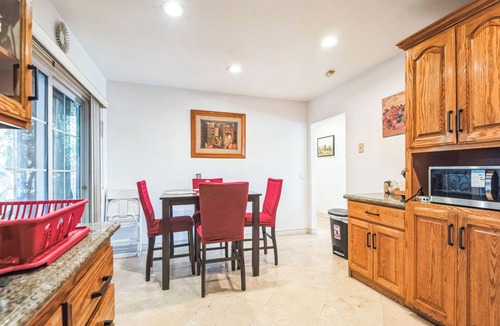 Hermosa Village House | Charming 4-bedroom house with WiFi & Hot Tub in Anaheim, 1 mile from Disney!