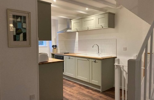 Mawgan Cottage | Charming cottage in quiet village near the Helford River