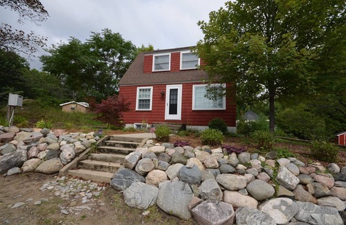 Northport House | Charming cottage in the village. Walk everywhere. Air conditioning. Dog ok.