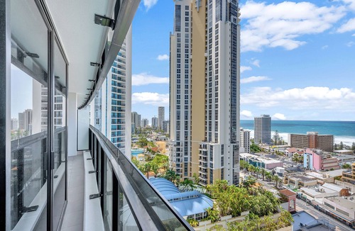Surfers Paradise Apartment | Circle on Cavill – 1 Bedroom + Study Ocean Views