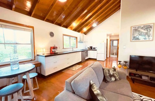 Muri House | A quaint 2-bedroom home away from home in Muri Rarotonga. Free Internet
