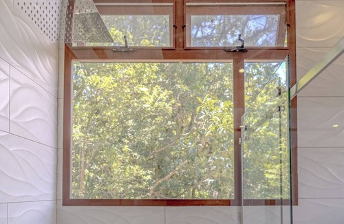 Quebrada Grande House | Cloud Forest House Premium Wood Interiors, Welcome Wine & Local Itinerary